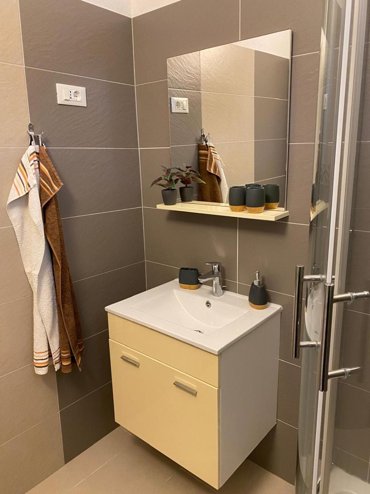 Villa Pina Tisno Apartment Zonsa 2 Pers Bagian luar foto