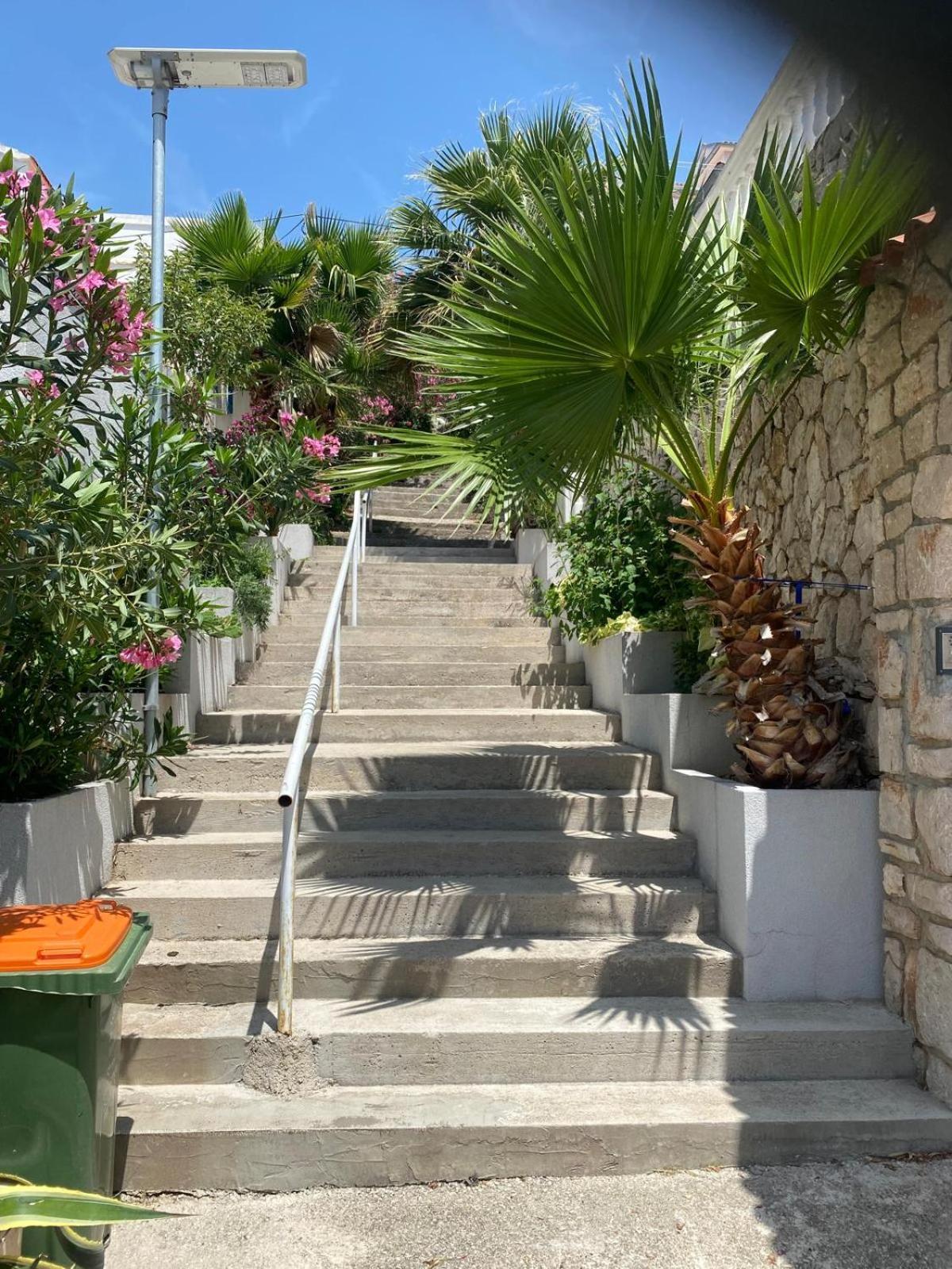 Villa Pina Tisno Apartment Zonsa 2 Pers Bagian luar foto